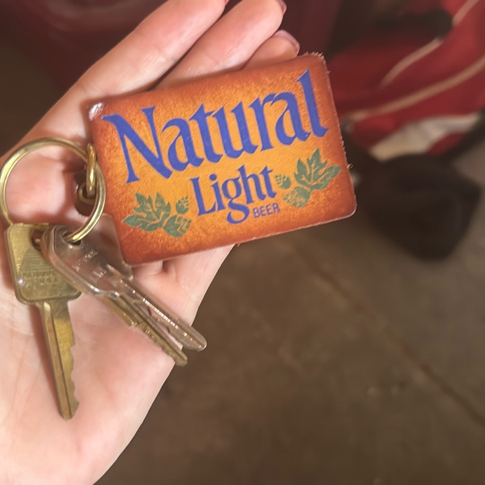 Natural Light leather keychain w keys